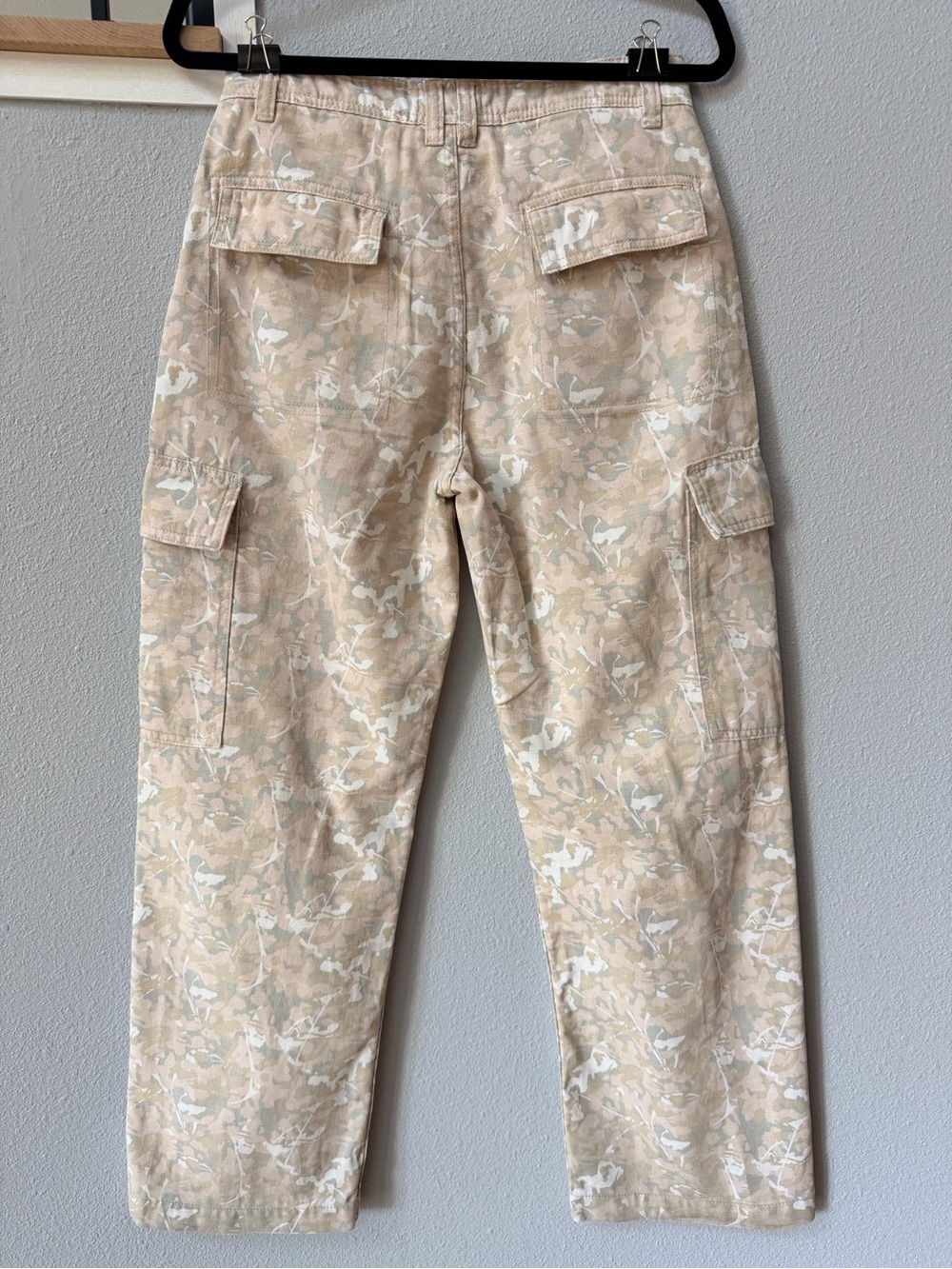 Cotton On Beige Camouflage Floral Cargo Pants Size 4 - Picture 9 of 16